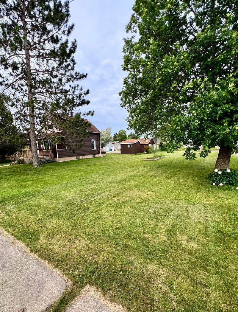 203 Bawden St, Marble, MN 55764