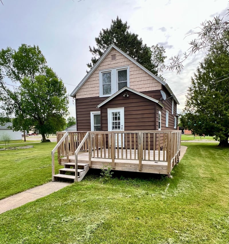 203 Bawden St, Marble, MN 55764