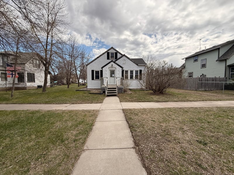 708 5th Ave, Madison, MN 56256