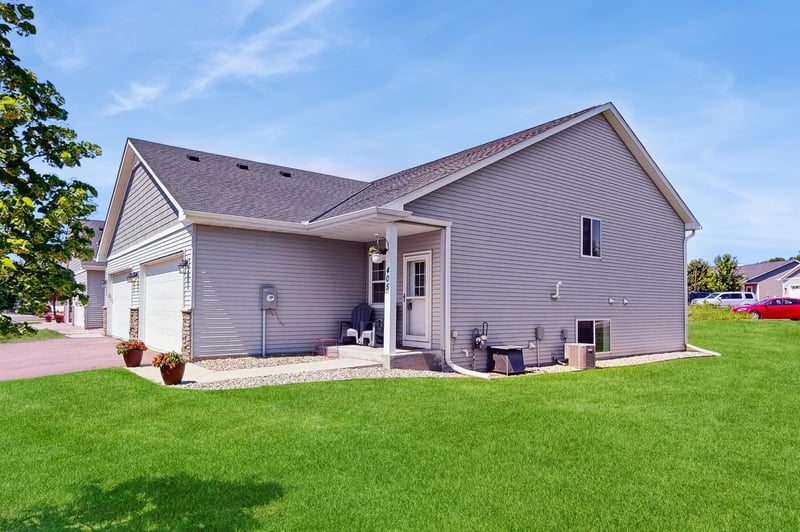 405 Meadow Ln, Norwood Young America, MN 55397