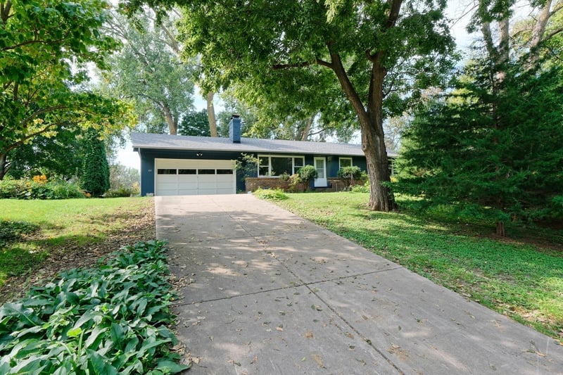 148 Ridgeview Ln E, Wayzata, MN 55391