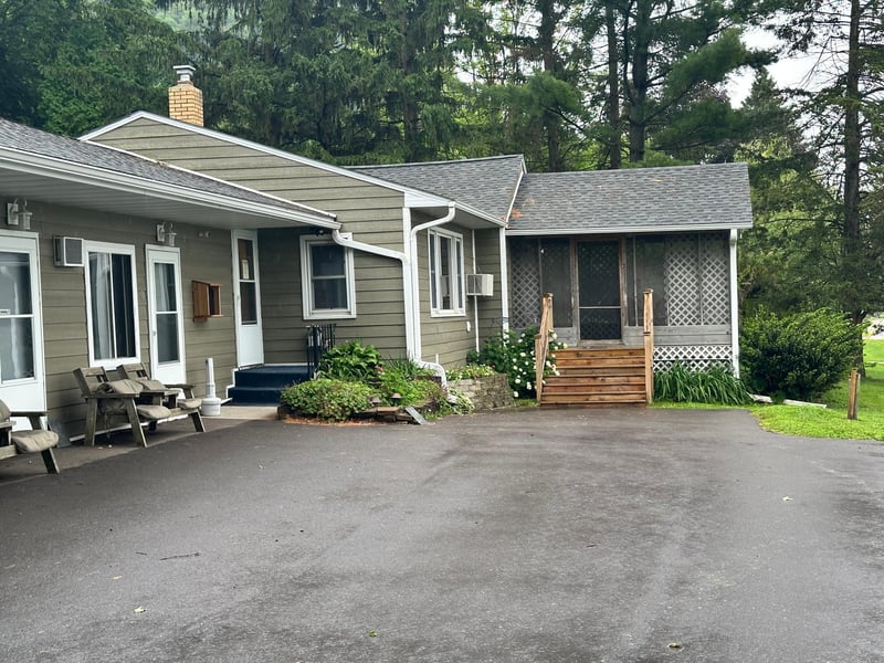 240 N State Road 35, Alma, WI 54610