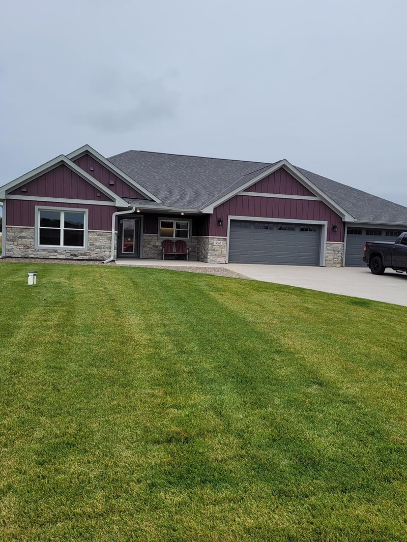 19567 Butternut St NW, Oak Grove, MN 55011