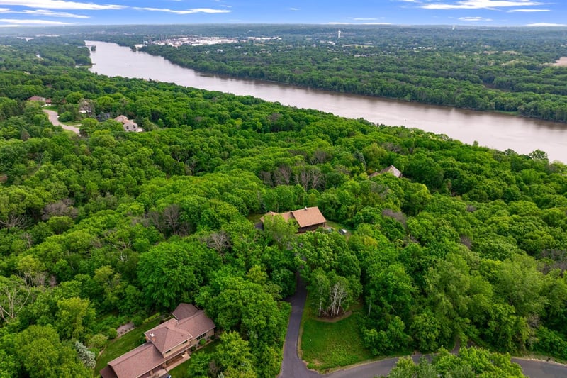 8765 River Heights Way, Inver Grove Heights, MN 55076