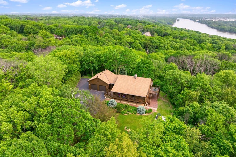 8765 River Heights Way, Inver Grove Heights, MN 55076