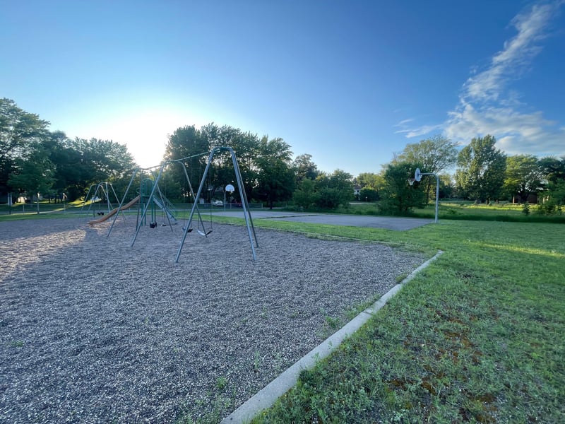 900 6th Ave NE, Little Falls, MN 56345