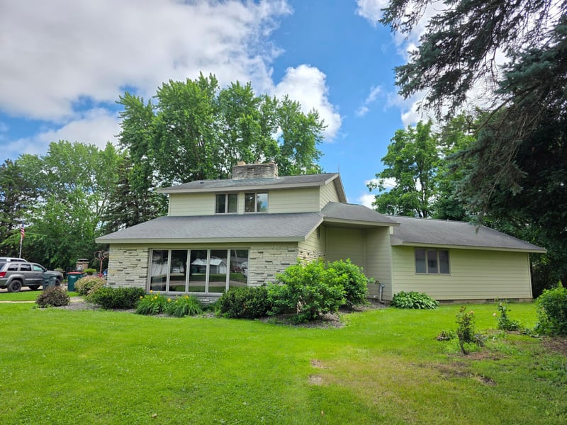 240 1st St SW, Elgin, MN 55932