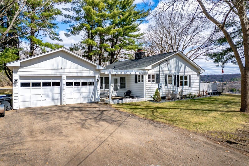 312 Walnut St, Taylors Falls, MN 55084