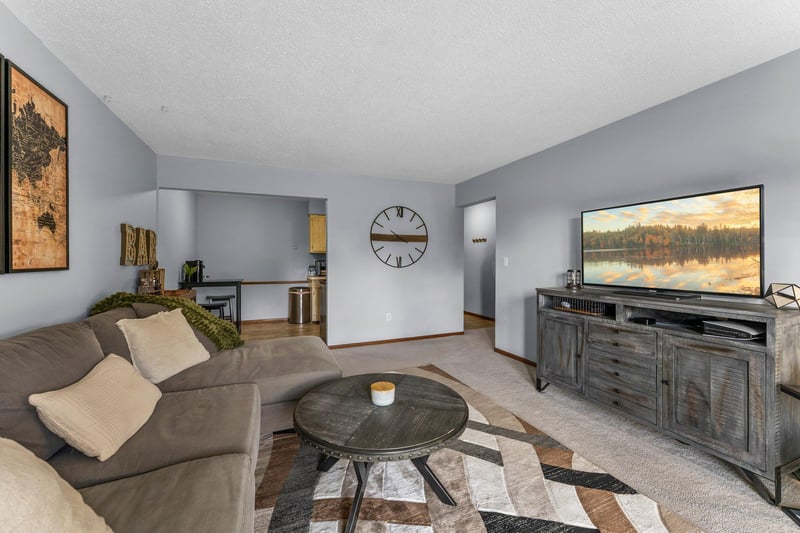 3153 Old Highway 8 #111, Roseville, MN 55418