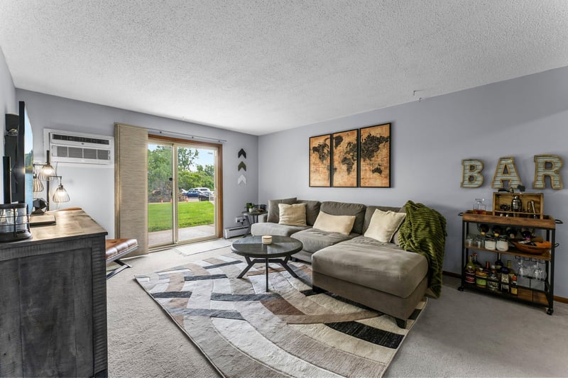 3153 Old Highway 8 #111, Roseville, MN 55418