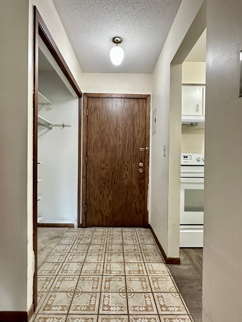 3153 Old Highway 8 #103, Roseville, MN 55418