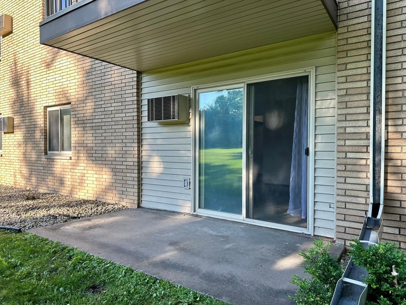 3153 Old Highway 8 #103, Roseville, MN 55418