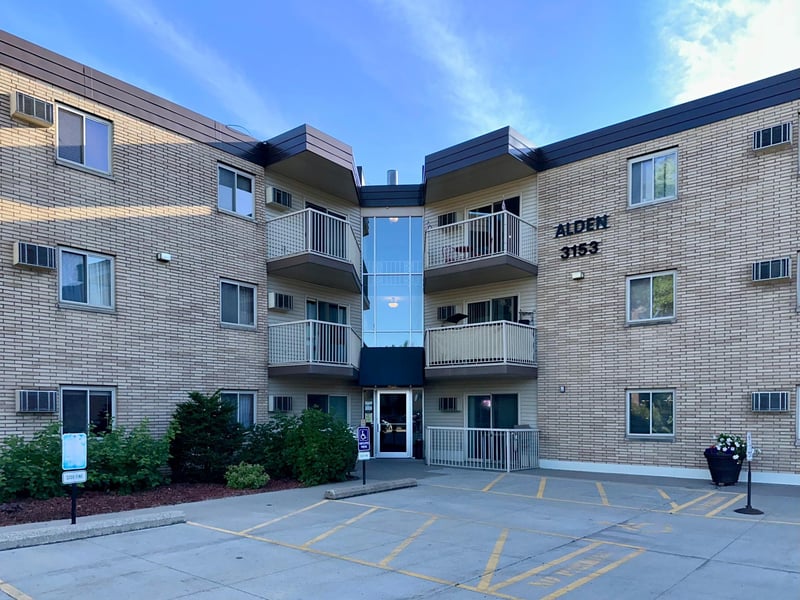 3153 Old Highway 8 #103, Roseville, MN 55418
