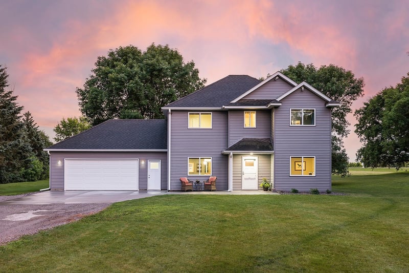 4695 Castle Cir, Lester Prairie, MN 55354