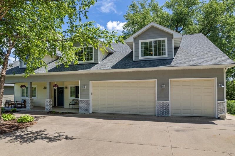 271 E Garvin Heights Rd, Winona, MN 55987