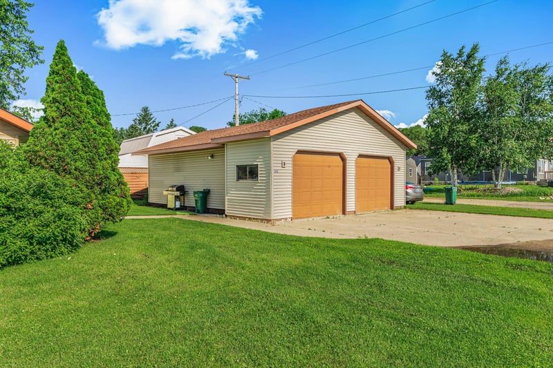 302 3rd Ave N, Bowlus, MN 56314