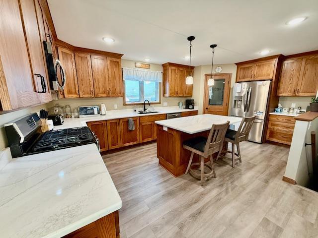 602 E Newburg Ave, Mabel, MN 55954
