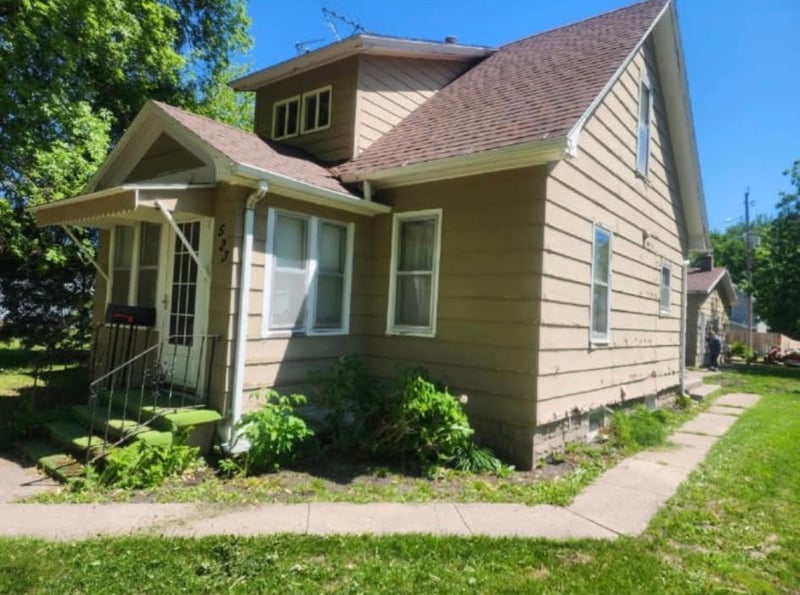523 2nd Ave SE, Wells, MN 56097