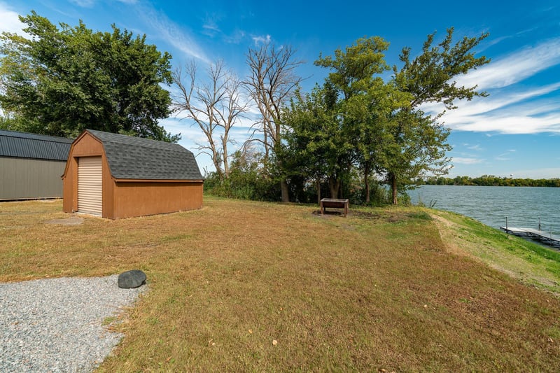 Lot 4 W Clear Lake Dr, Ceylon, MN 56121