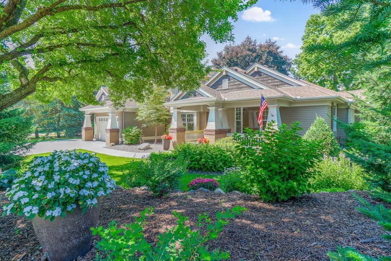 3309 Nathaniel Ct, Vadnais Heights, MN 55127