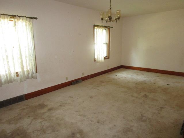 206 N Central Ave, Truman, MN 56088