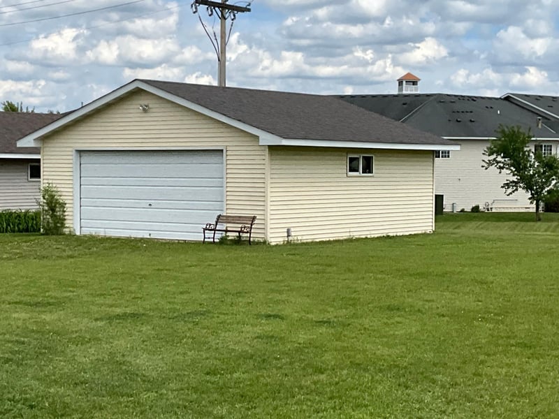 208 2nd St, Henning, MN 56551