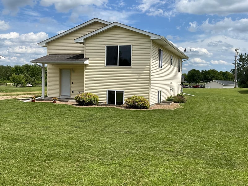 208 2nd St, Henning, MN 56551