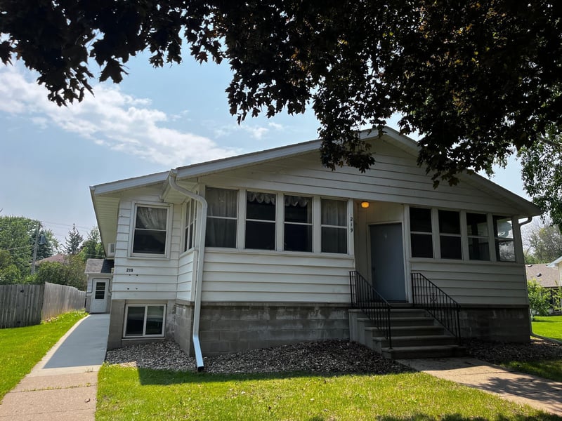 219 2nd St NE, Blooming Prairie, MN 55917