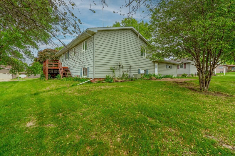 226 S 7th Ave E, Truman, MN 56088