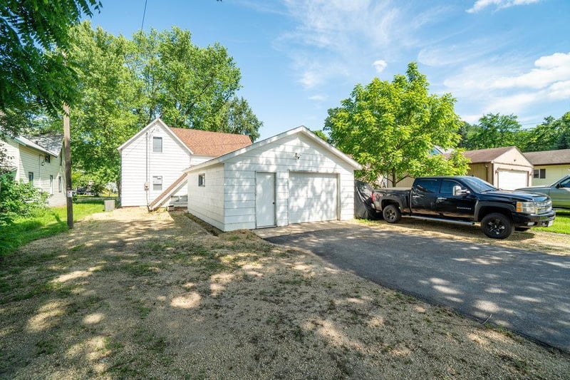 315 S Woodworth St, Elmwood, WI 54740