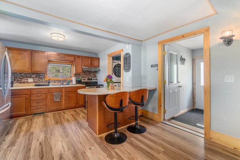 315 S Woodworth St, Elmwood, WI 54740