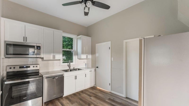 23 Oak St N, Lester Prairie, MN 55354
