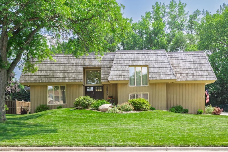 1050 Overlook Rd, Mendota Heights, MN 55118