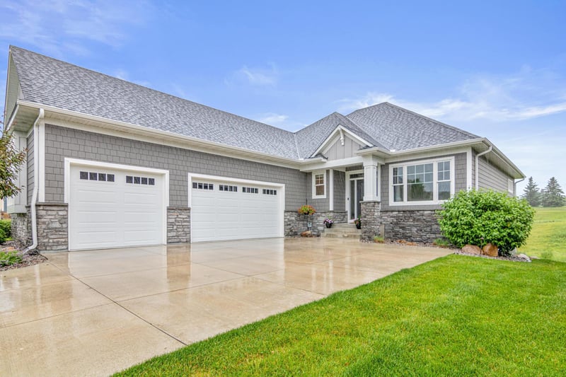 1972 Annika Dr N, Lake Elmo, MN 55042