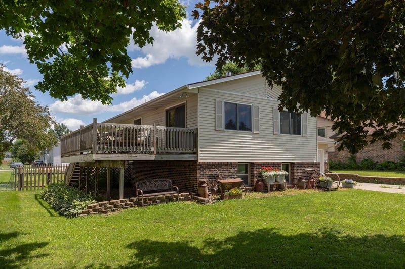218 Main St S, Dover, MN 55929