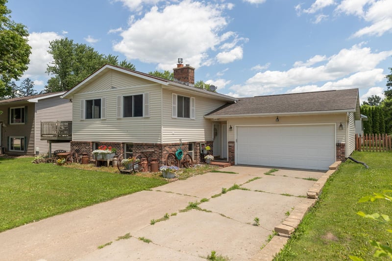 218 Main St S, Dover, MN 55929