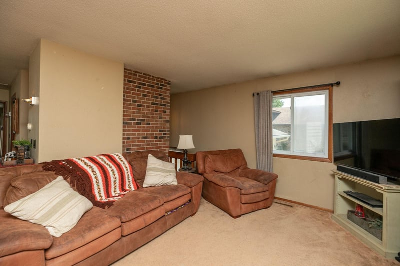 218 Main St S, Dover, MN 55929