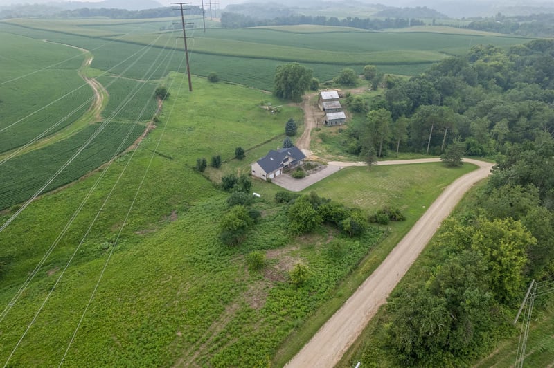 S3093 Baertsch Valley Rd, Fountain City, WI 54629