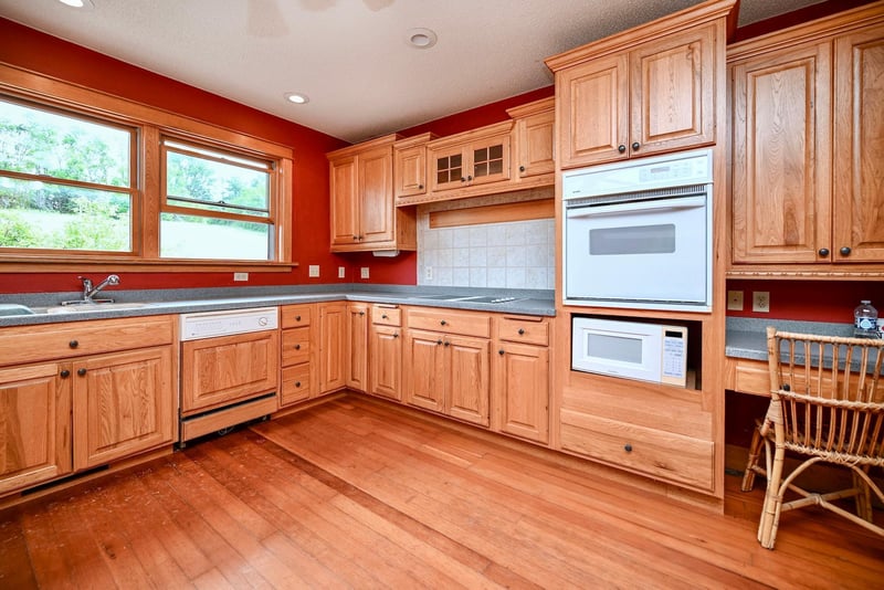 S3093 Baertsch Valley Rd, Fountain City, WI 54629