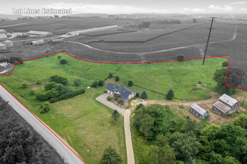 S3093 Baertsch Valley Rd, Fountain City, WI 54629