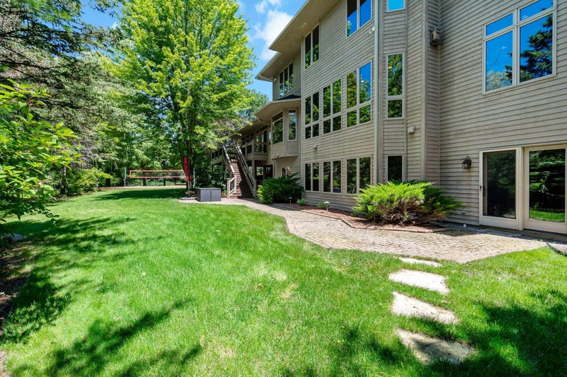 4715 Settlers Ct, Medina, MN 55340