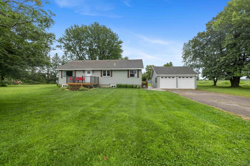 211 W Minnesota Ave, Randall, MN 56475