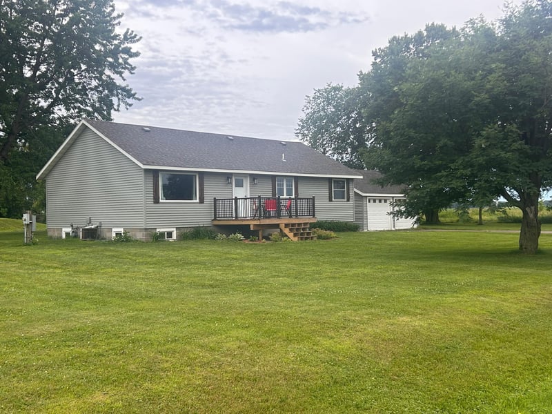 211 W Minnesota Ave, Randall, MN 56475