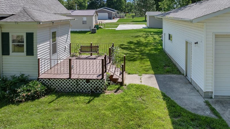 307 W Garfield St, Hendricks, MN 56136