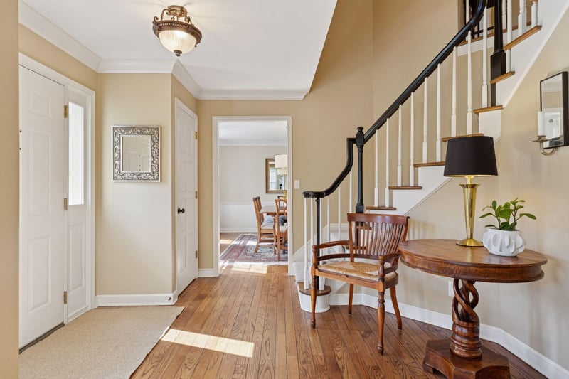 18500 Beaverwood Rd, Minnetonka, MN 55345