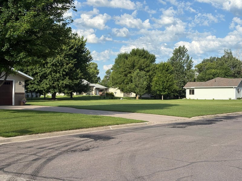 1039 Montana Ave, Benson, MN 56215