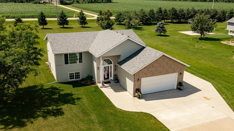 16895 739th St, Hayfield, MN 55940
