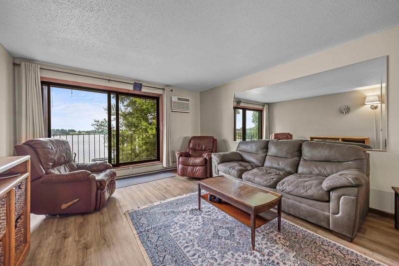 30675 Park St #209, Lindstrom, MN 55045