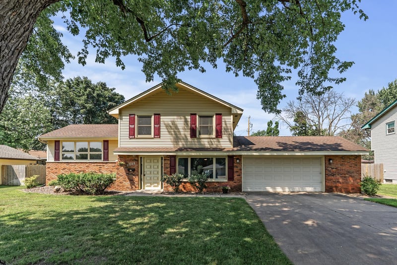 6925 Colorado Ave N, Brooklyn Park, MN 55429