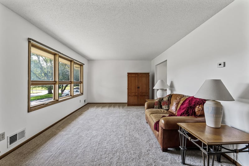 6925 Colorado Ave N, Brooklyn Park, MN 55429
